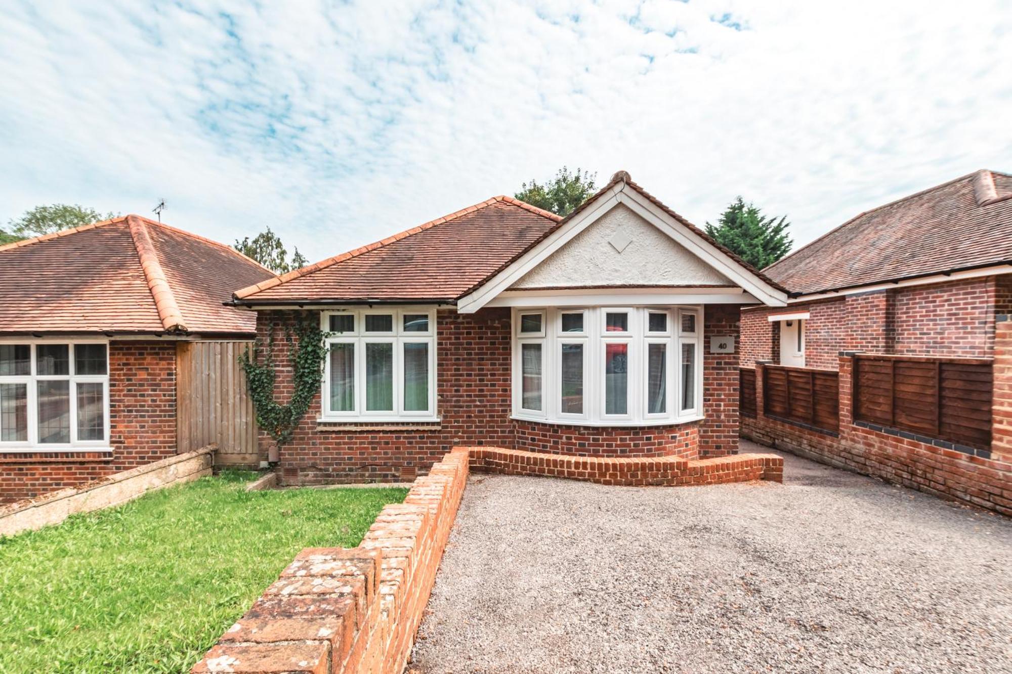 Family Gathering Bungalow Southampton Exterior photo